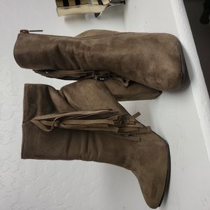 Suede boots